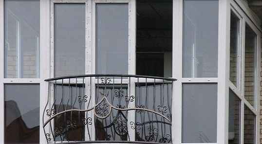 Остекление и обшивка балконов в Запорожье